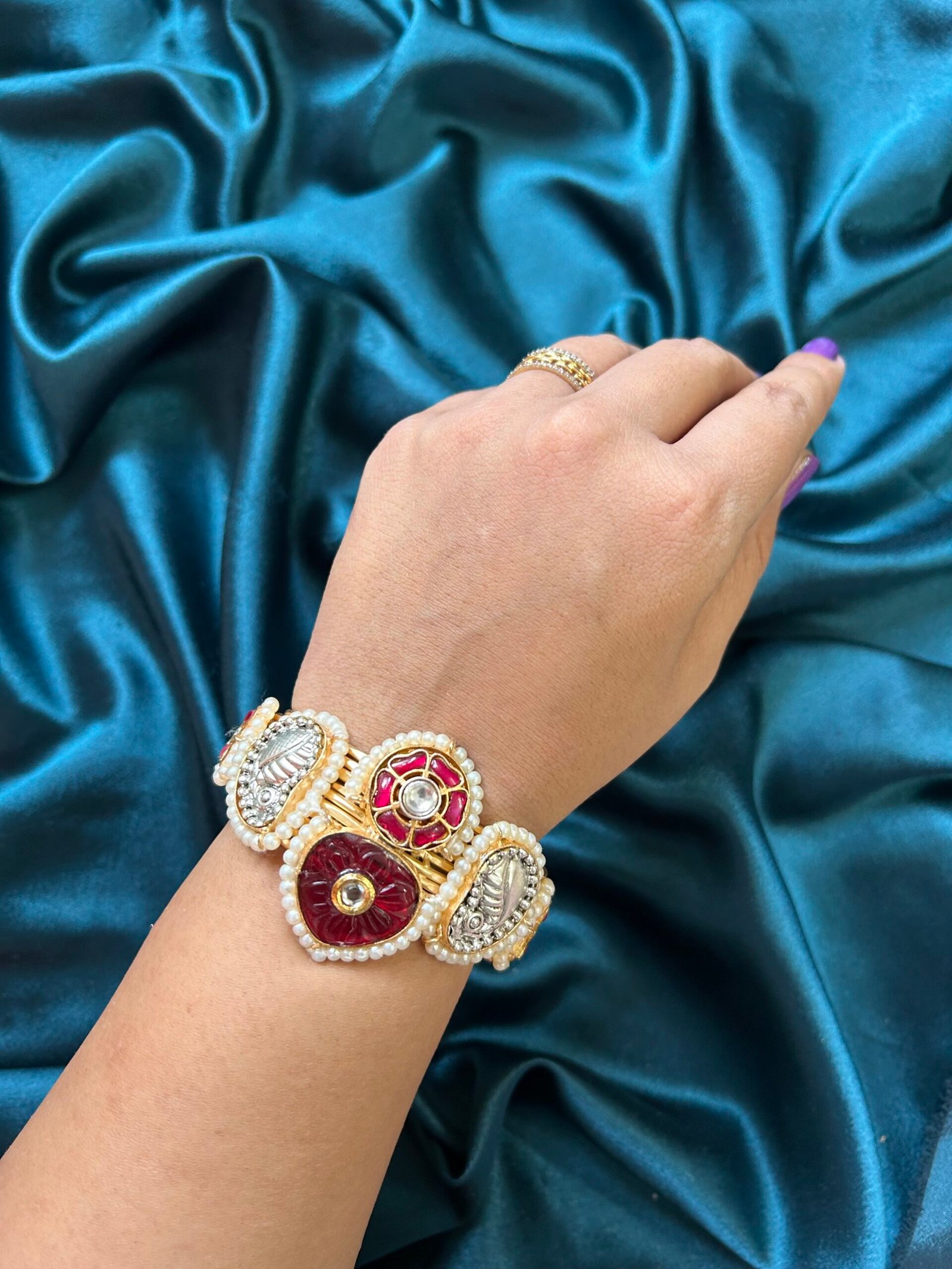 Brass Dual Tone Monalisa Bracelet - Maroon