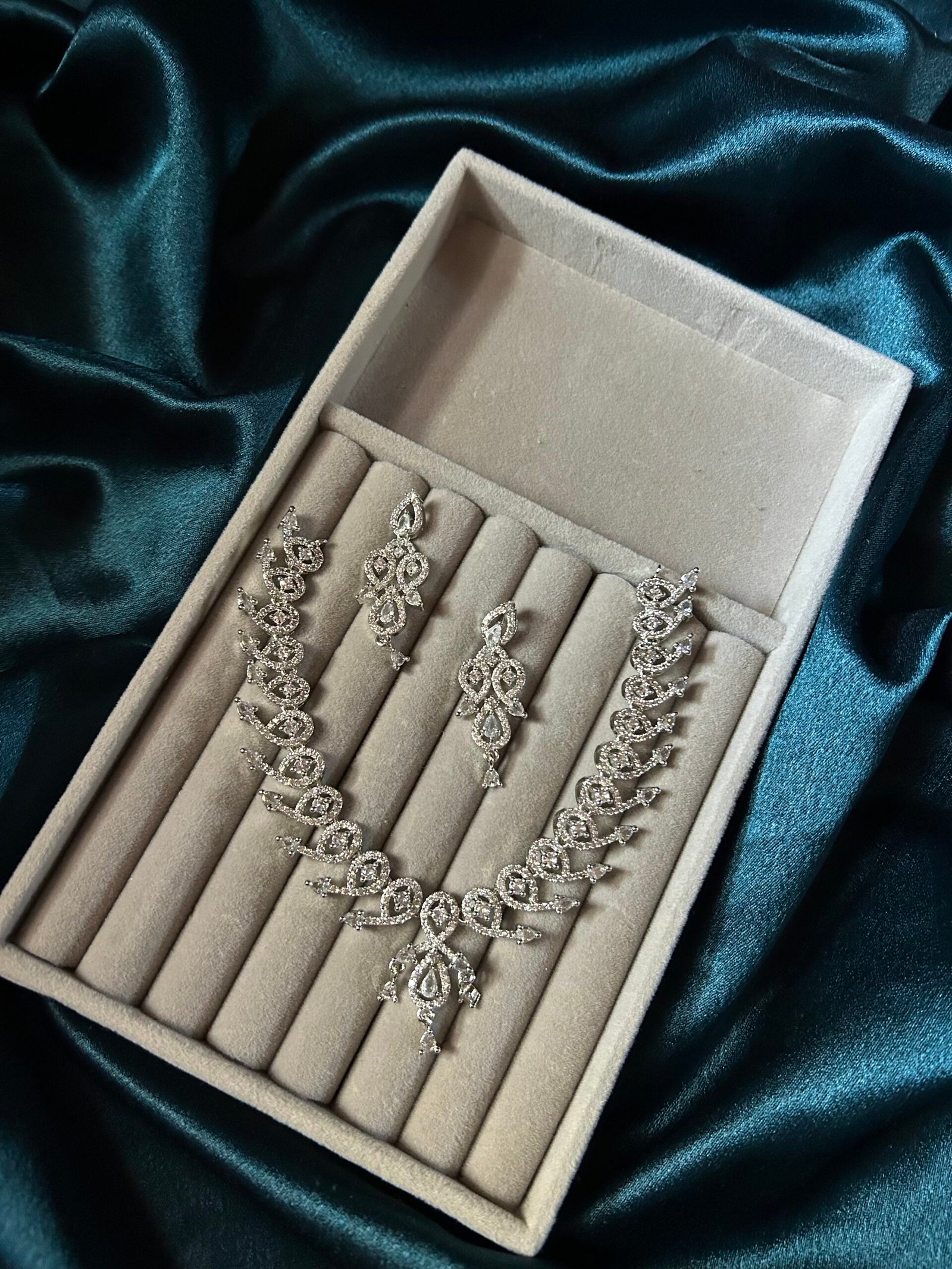 AD Necklace Set - Silver