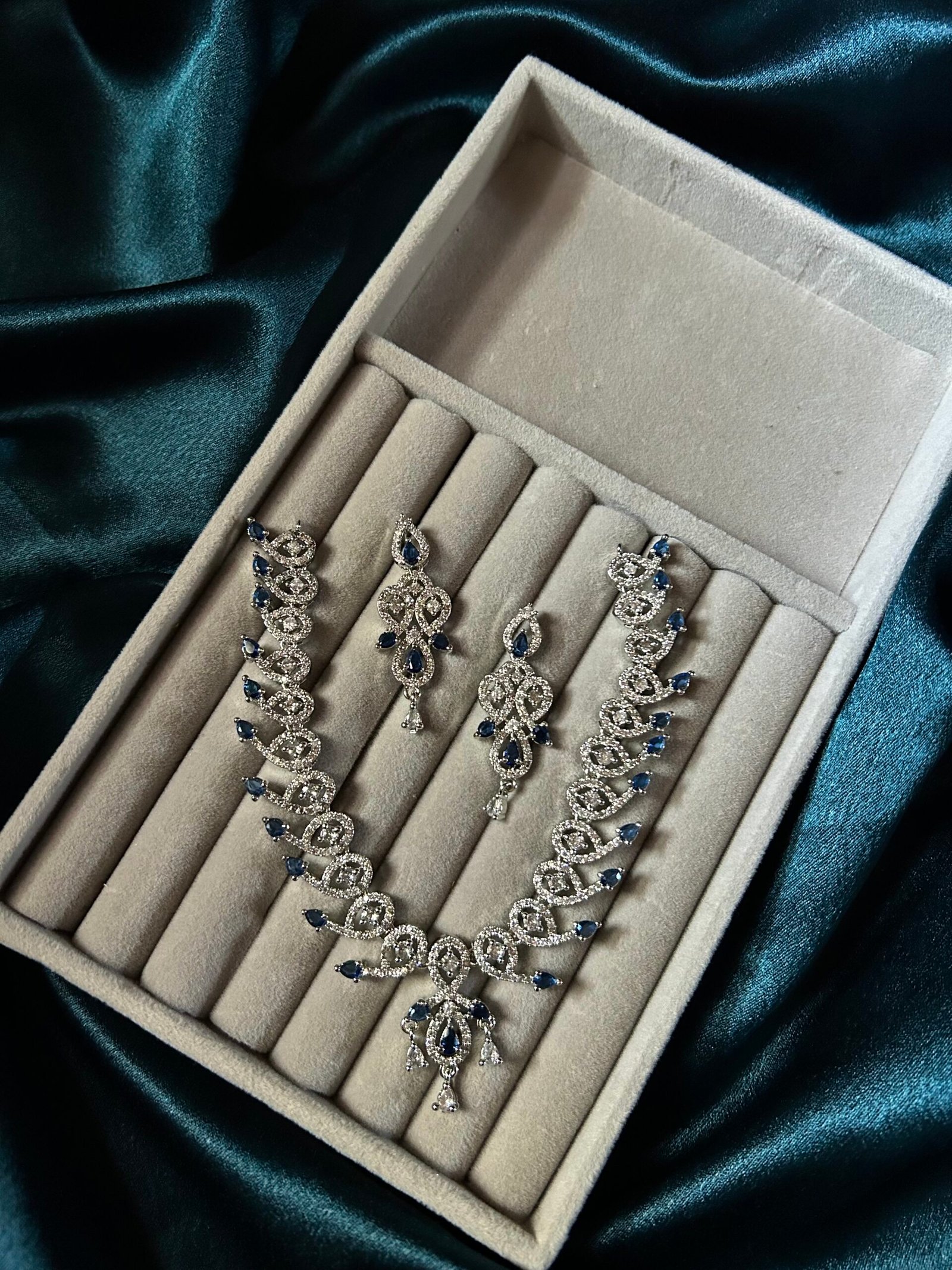 AD Necklace Set - Dark Blue