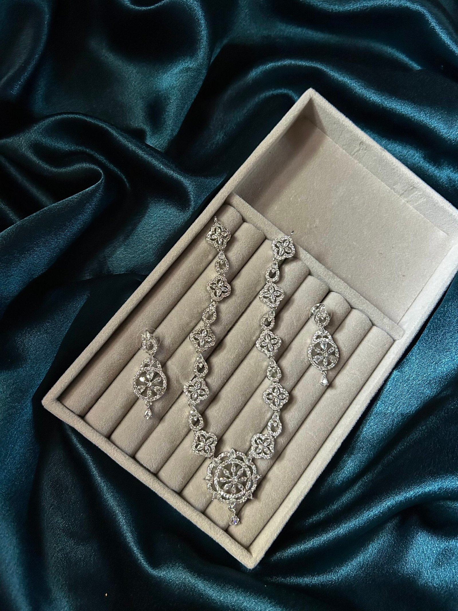 AD Necklace Silver Set