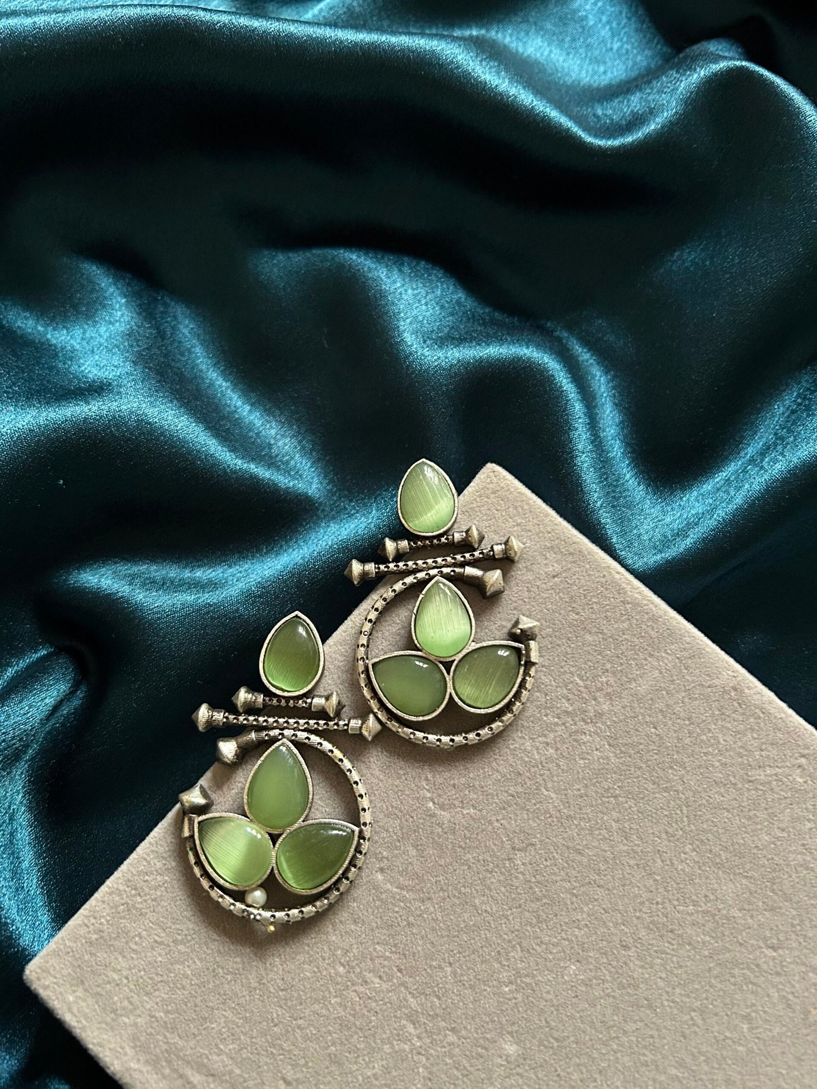 Silver Replica Monalisa Stone - Parrot Green