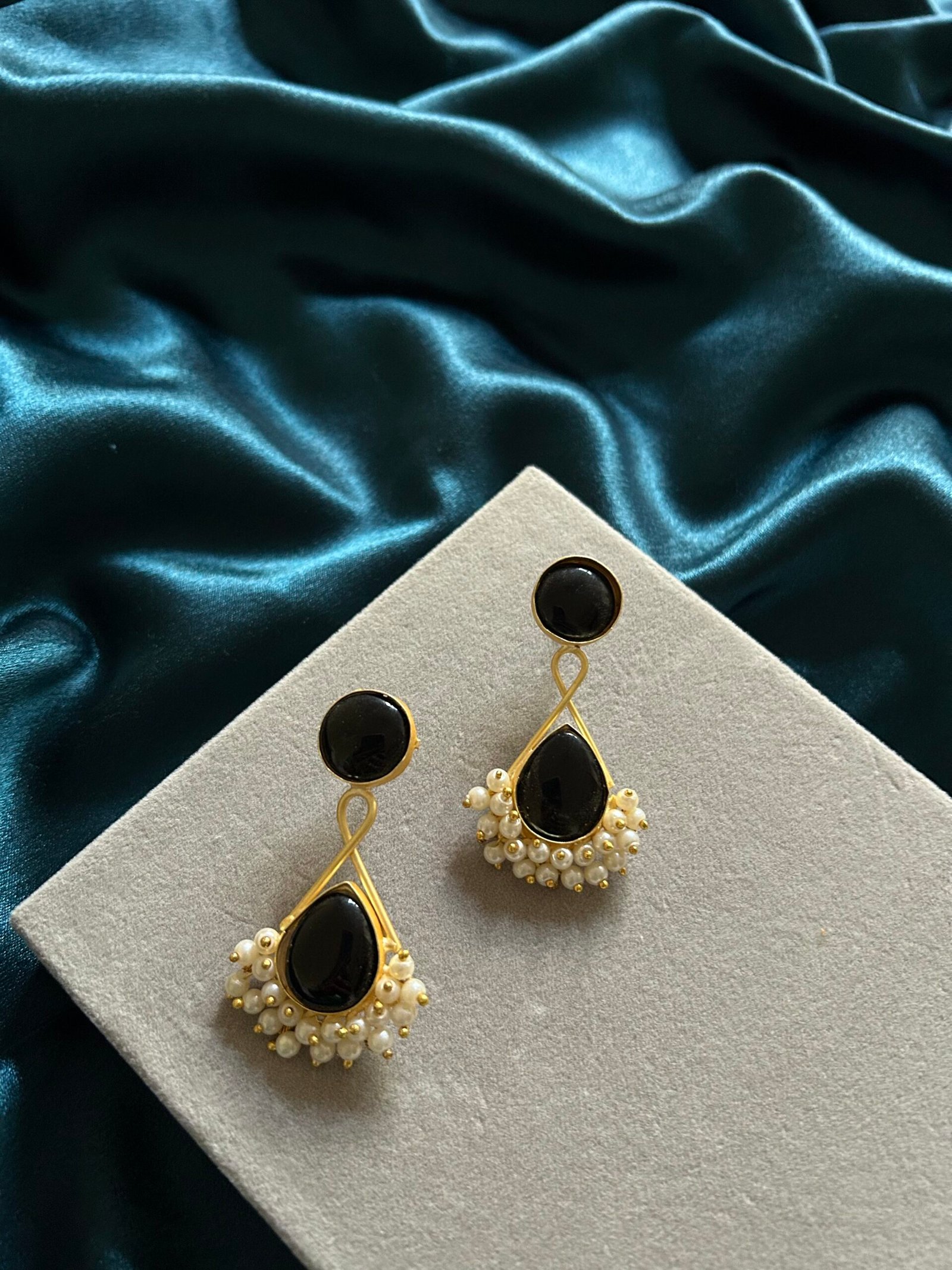 Brass Monalisa Earrings - Black