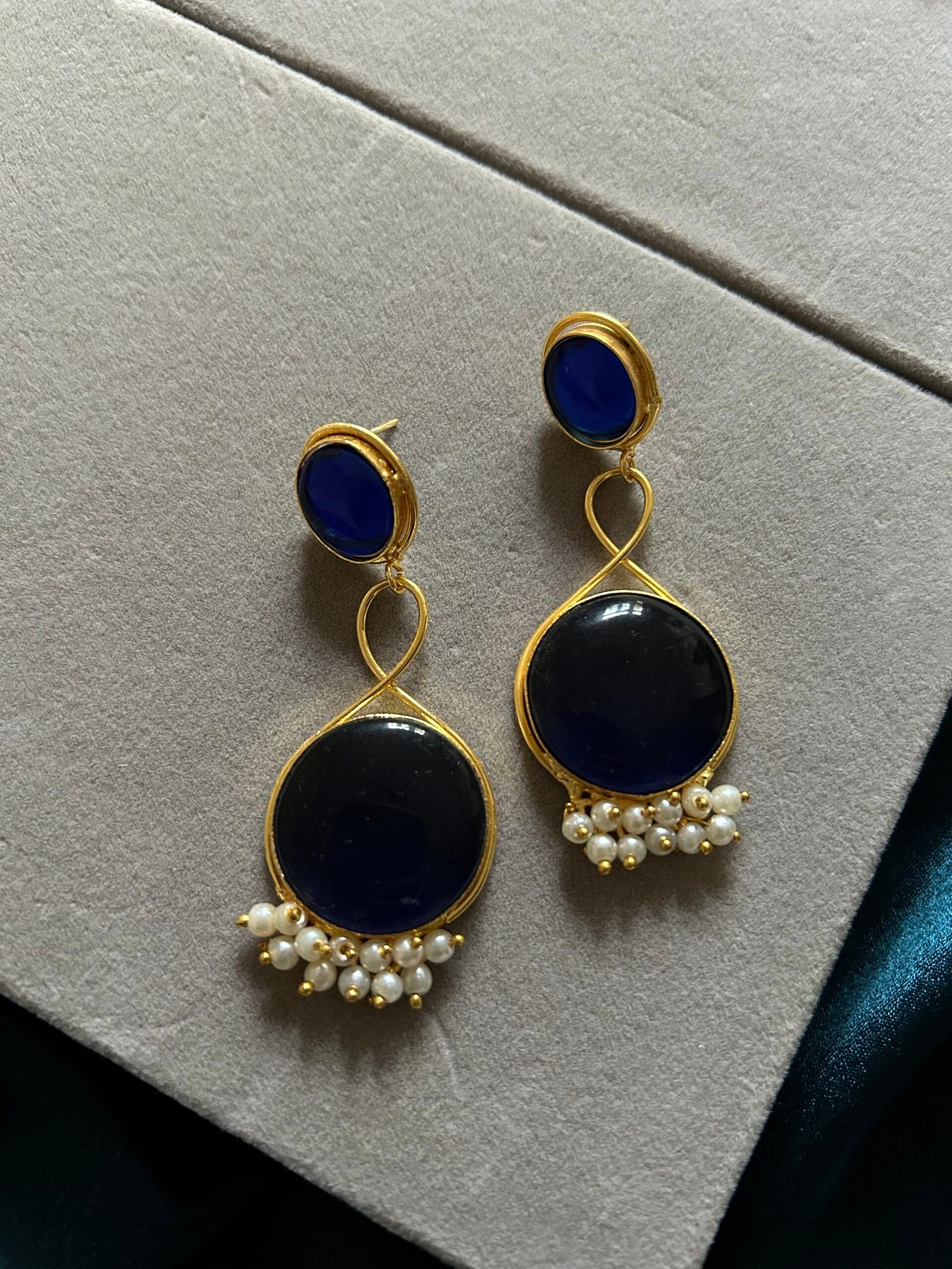 Brass Monalisa Earrings - Dark Blue