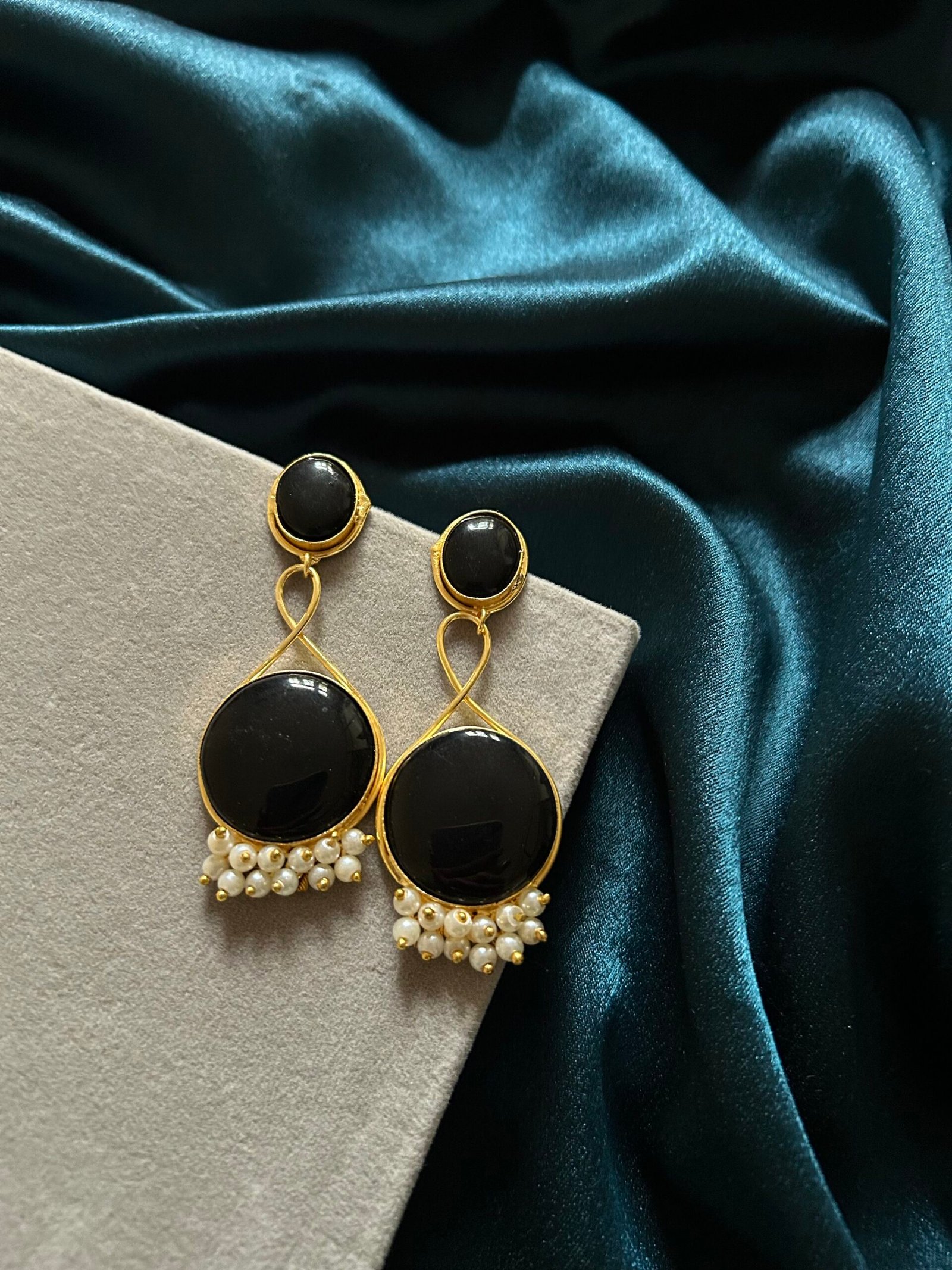 Brass Monalisa Earrings - Black