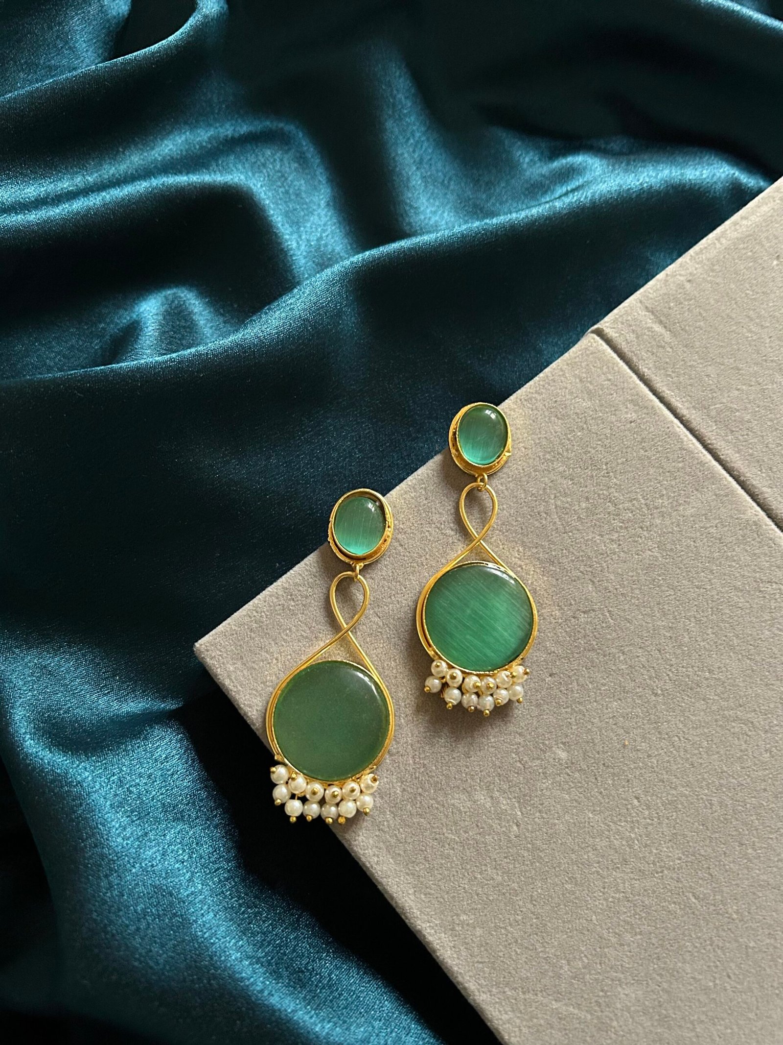 Brass Monalisa Earrings - Green