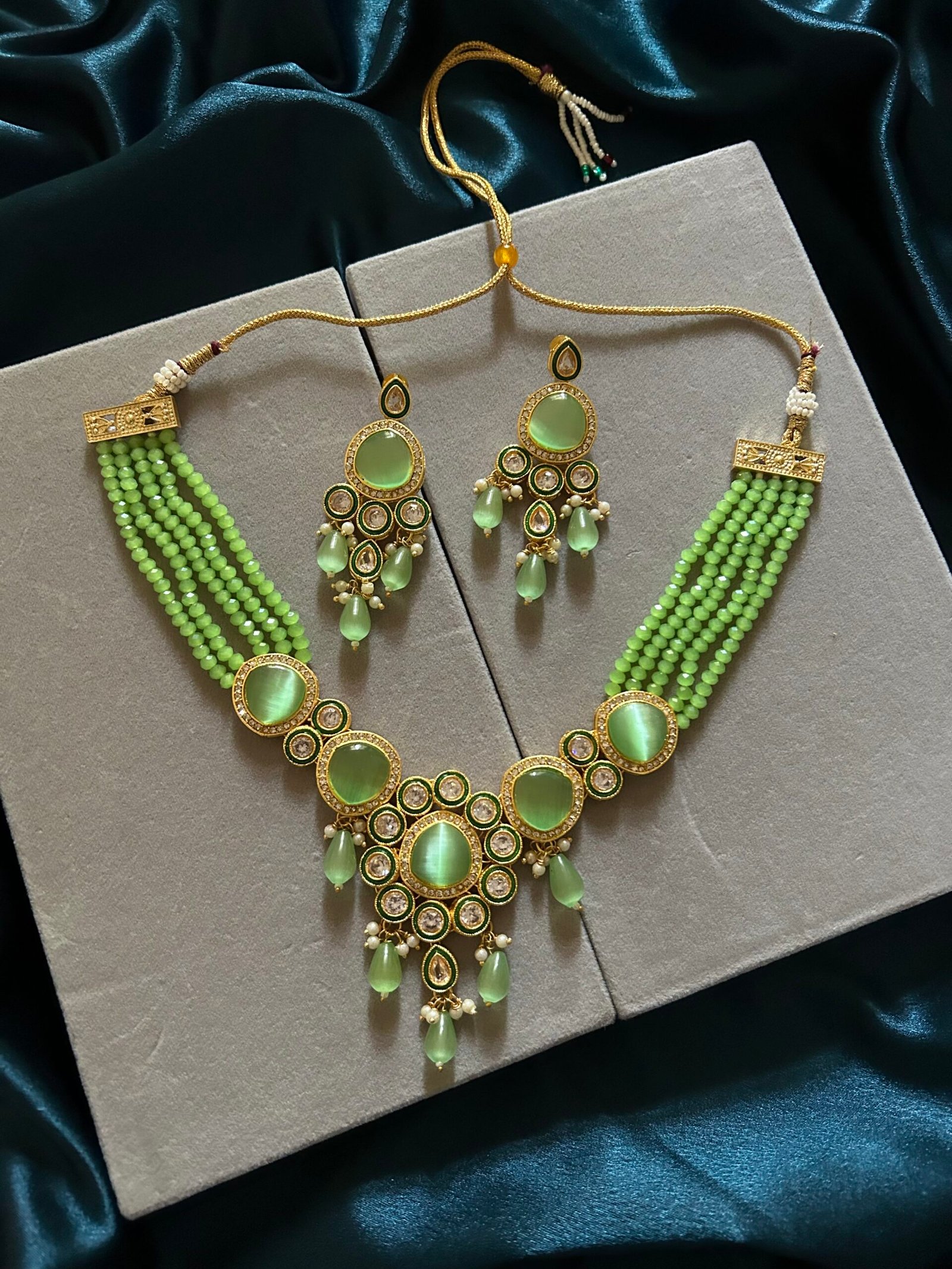 Monalisa Kundan Necklace Set - Parrot Green