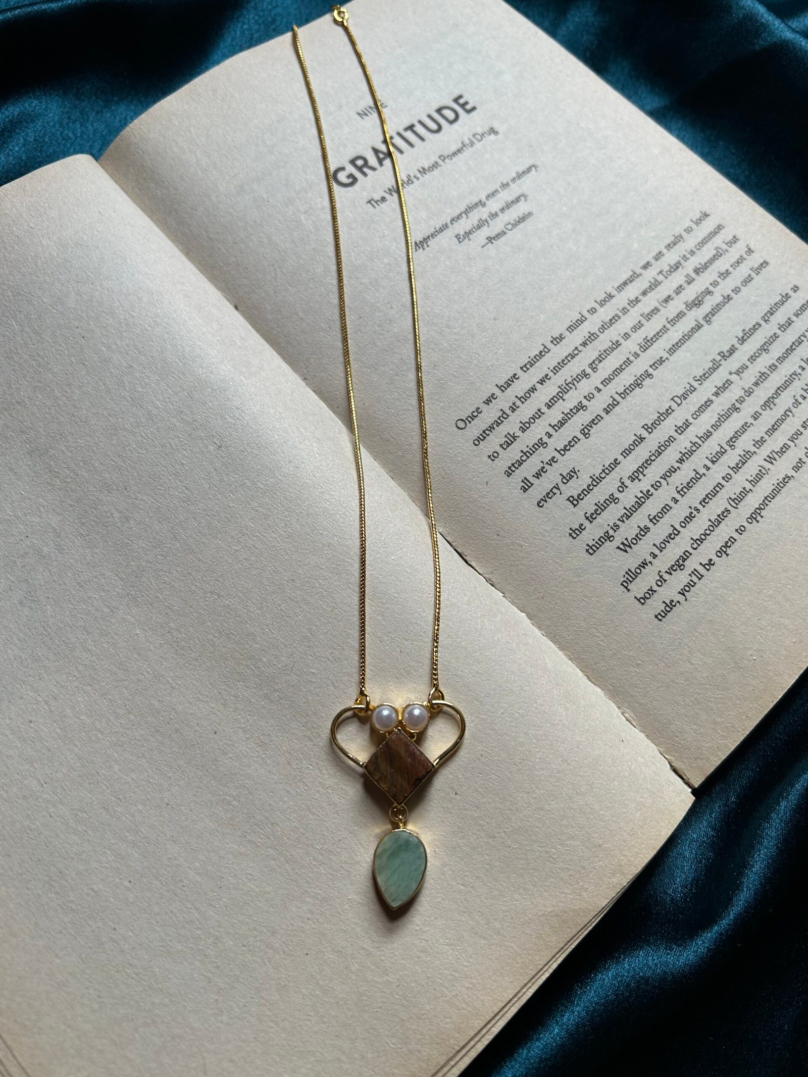 Natural Stone Chain Pendant - Mint