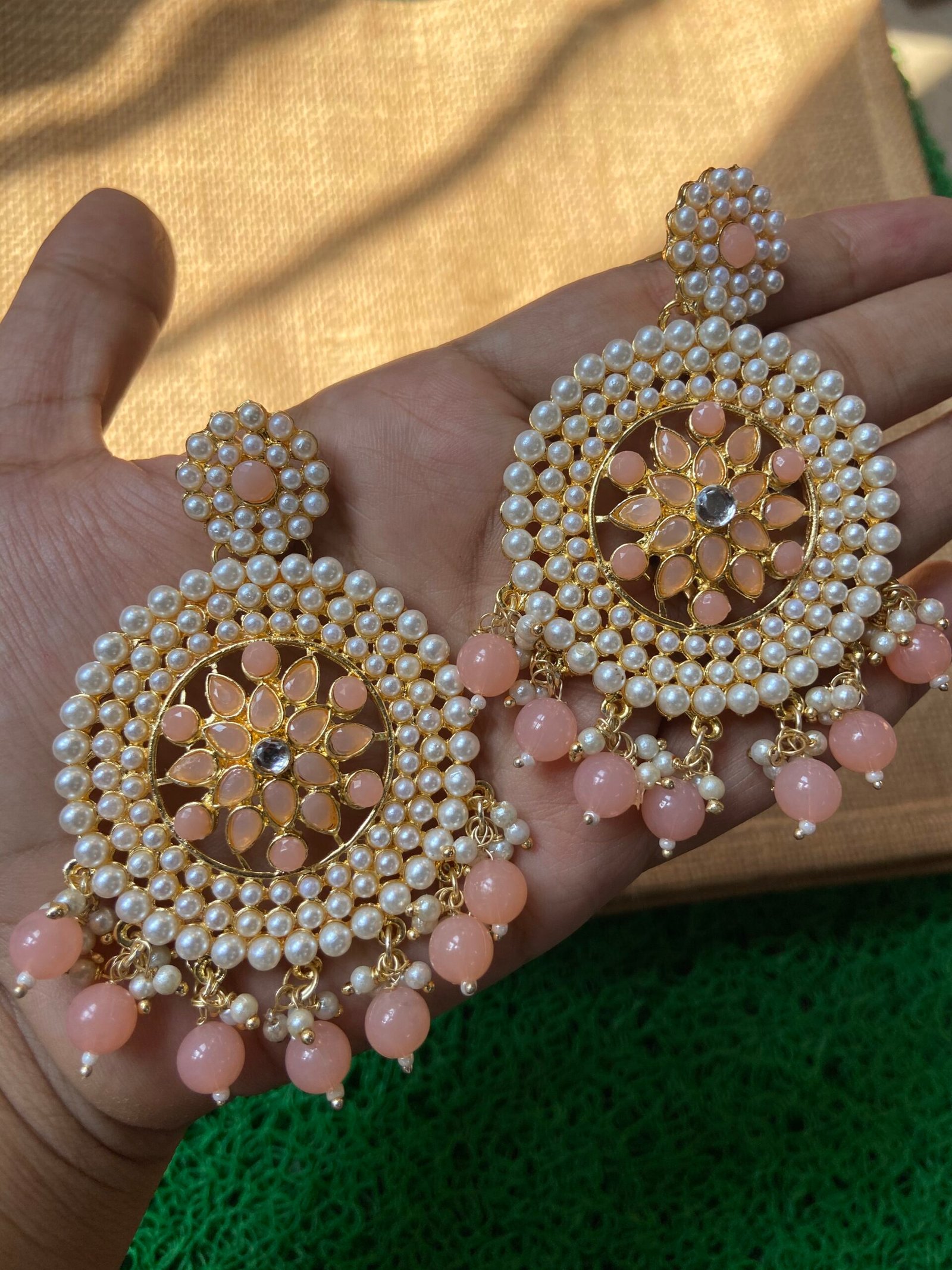 Round Pearl Earrings - Peach