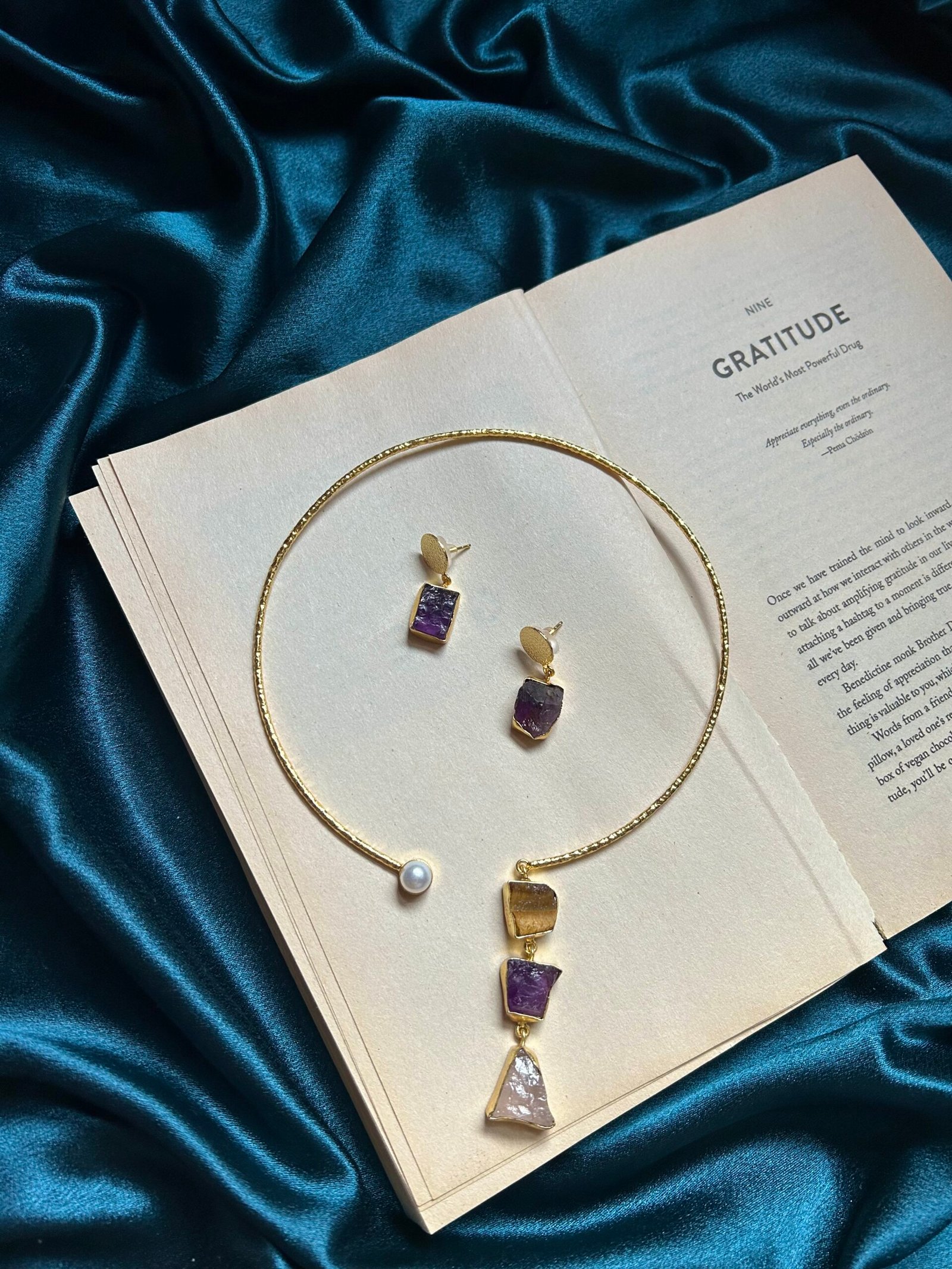 Brass Druzy Stone Hasli With Earrings