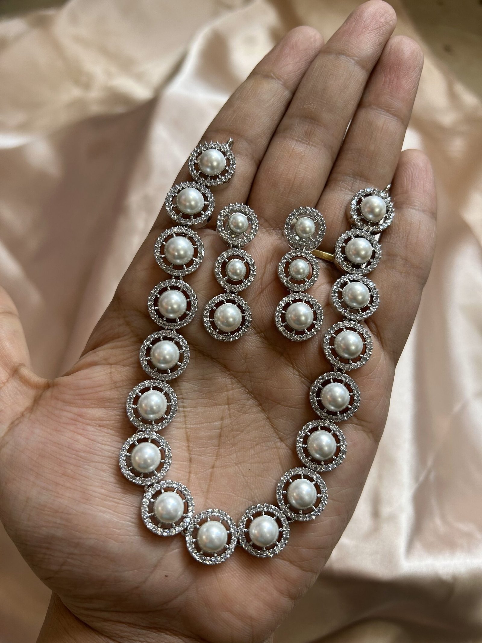 AD White Pearl Necklace