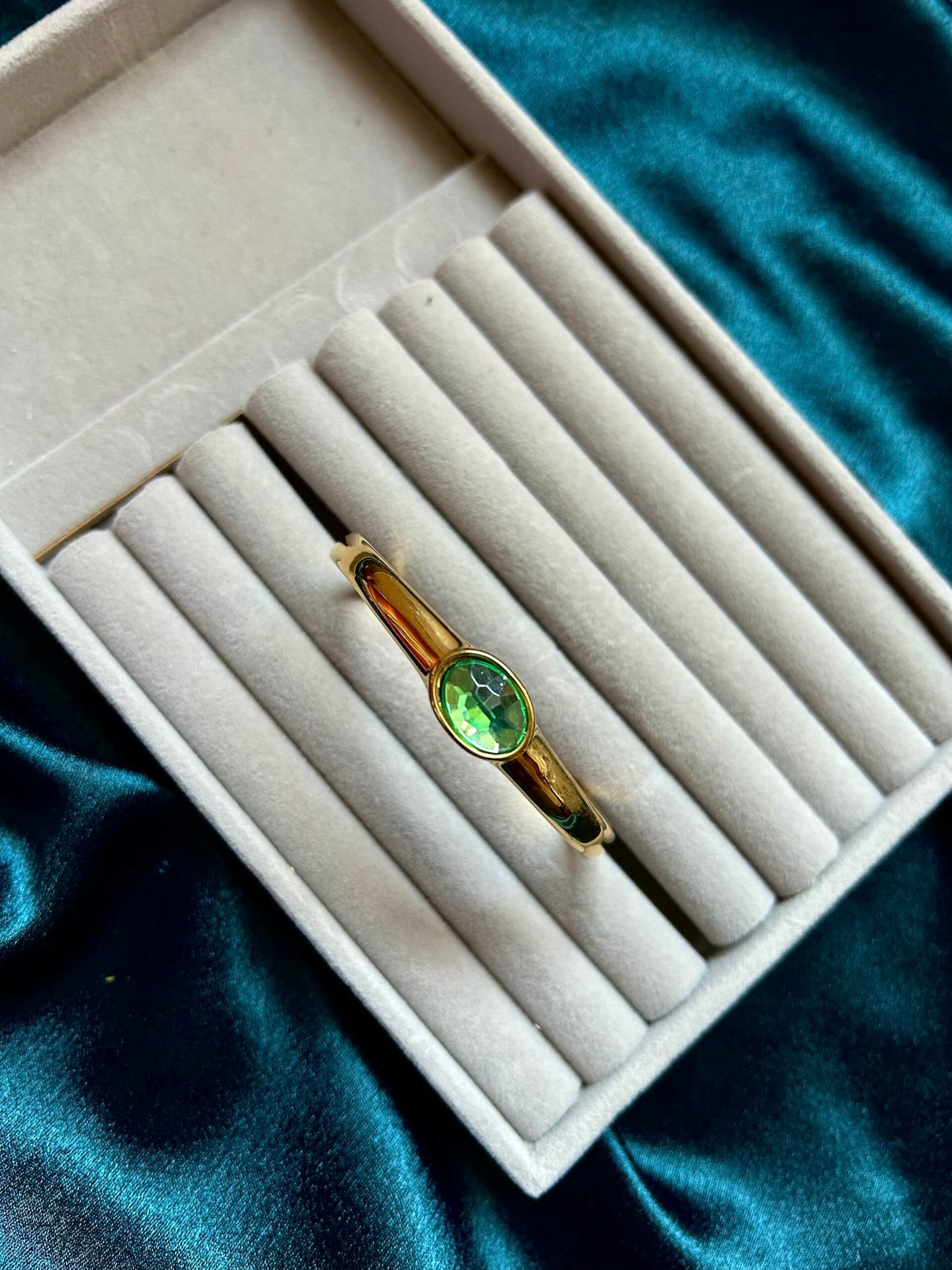 Anti Tarnish Green Stone Kada Bracelet