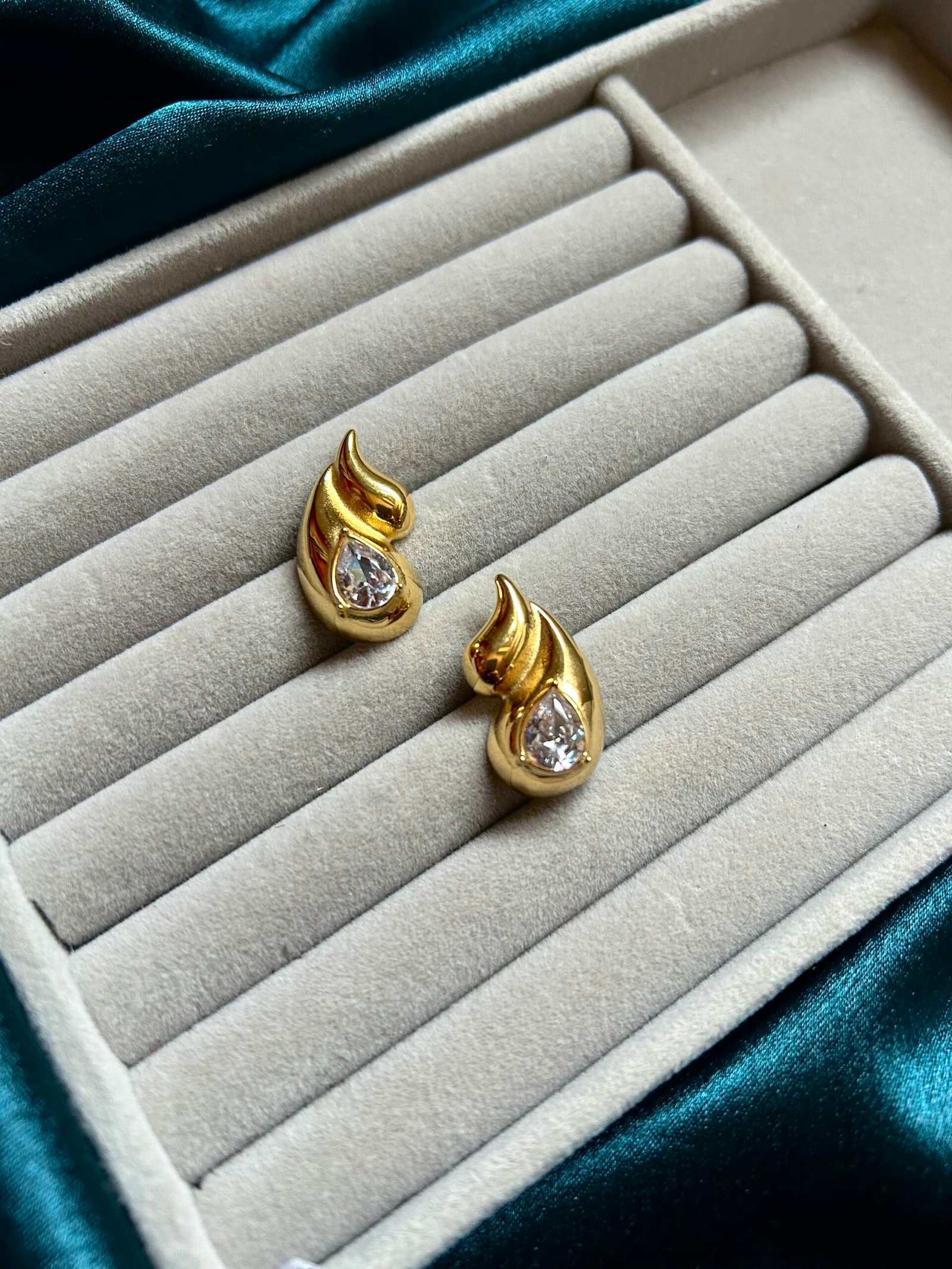 Anti Tarnish Stud Earrings D11