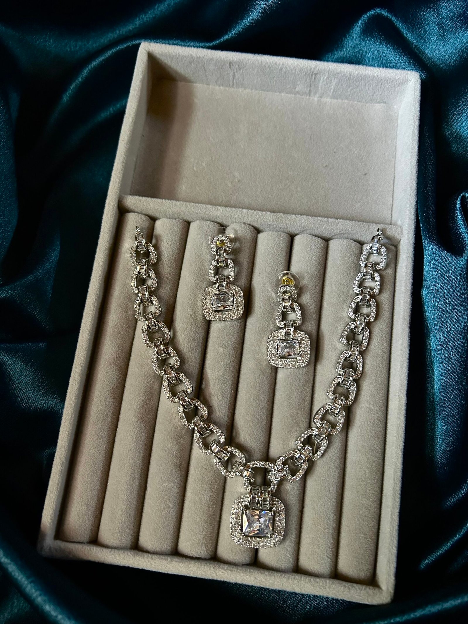 AD Necklace Set - Silver