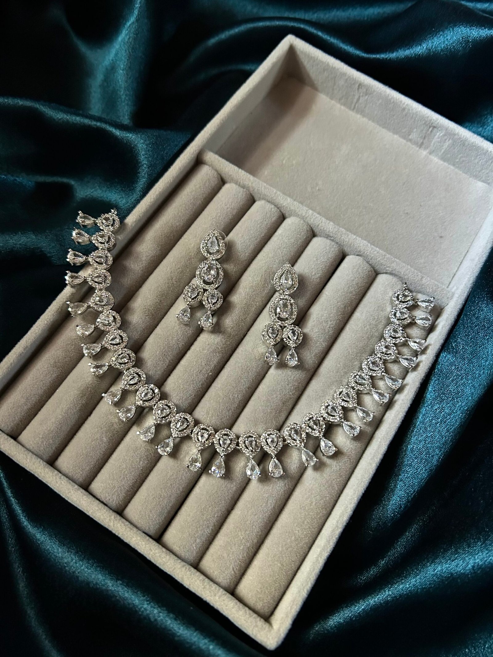 AD Necklace Set - Silver