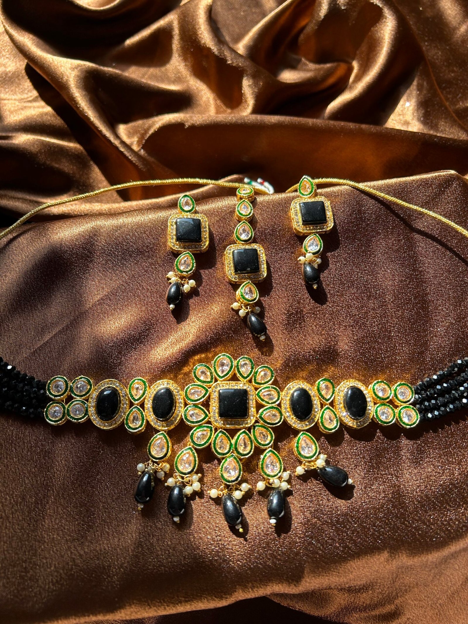 Kundan Neckset With mangtika - Black