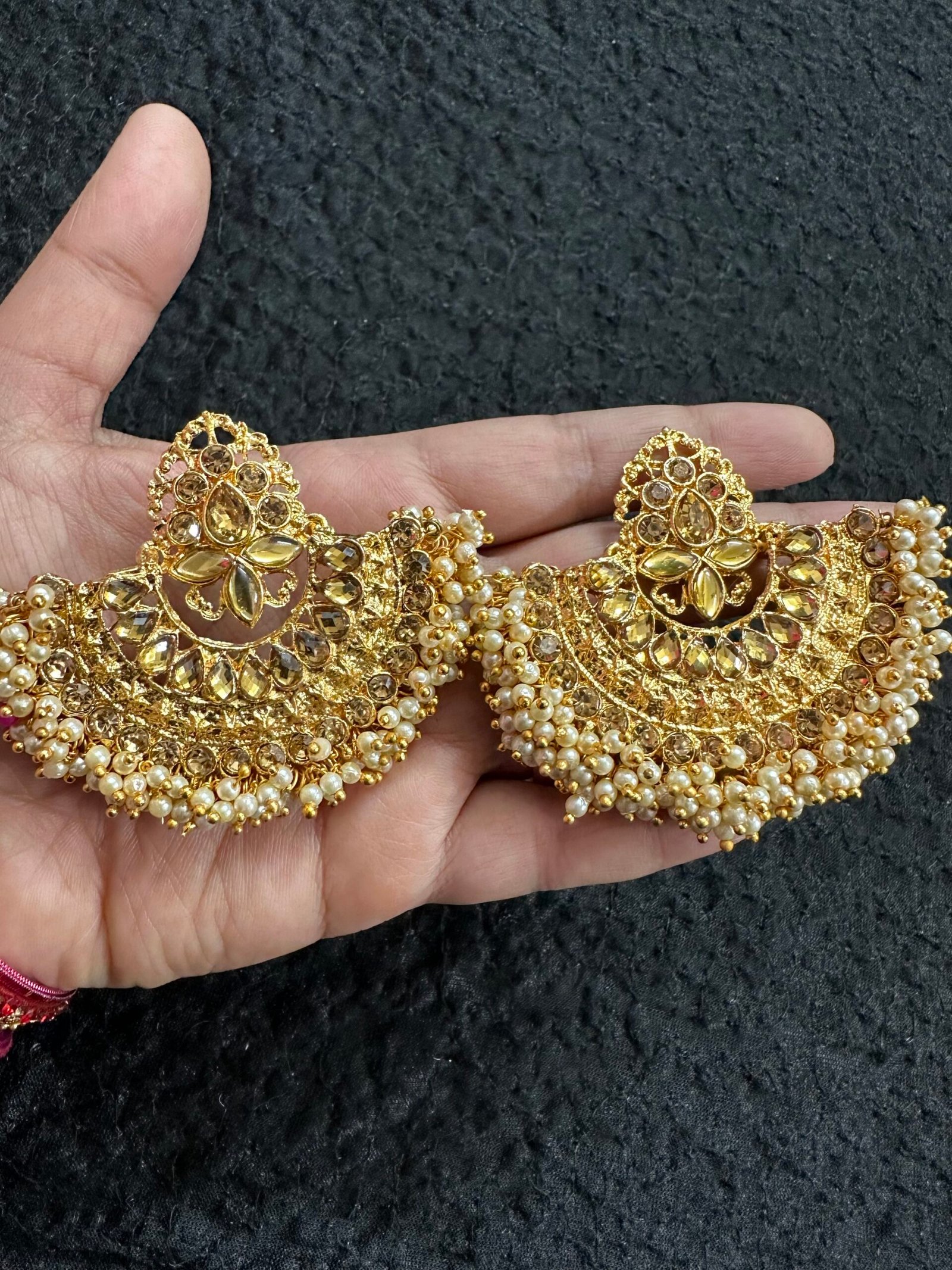 Golden semi earrings