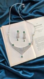 AD Necklace Set With earrings - Green - Image 2