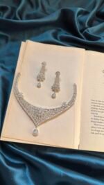 AD Necklace Set With earrings - silver - Image 2