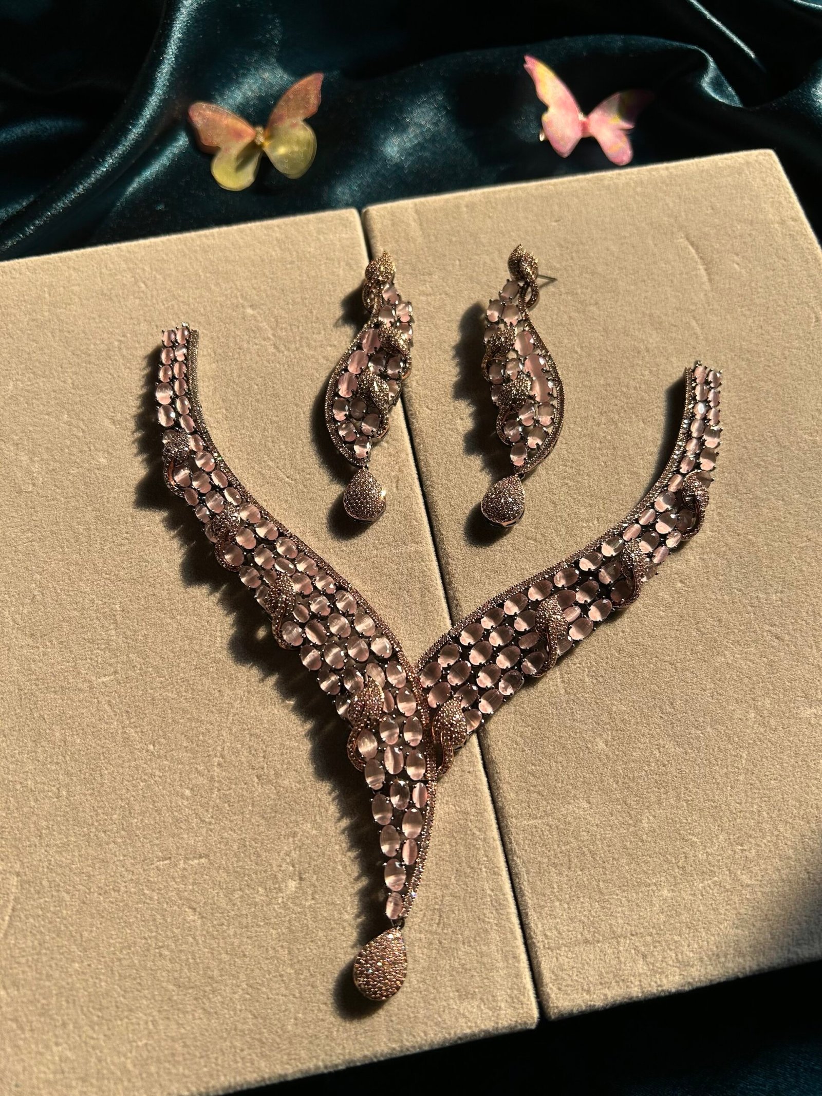 AD Necklace Set in Victorian Polish - Lavender