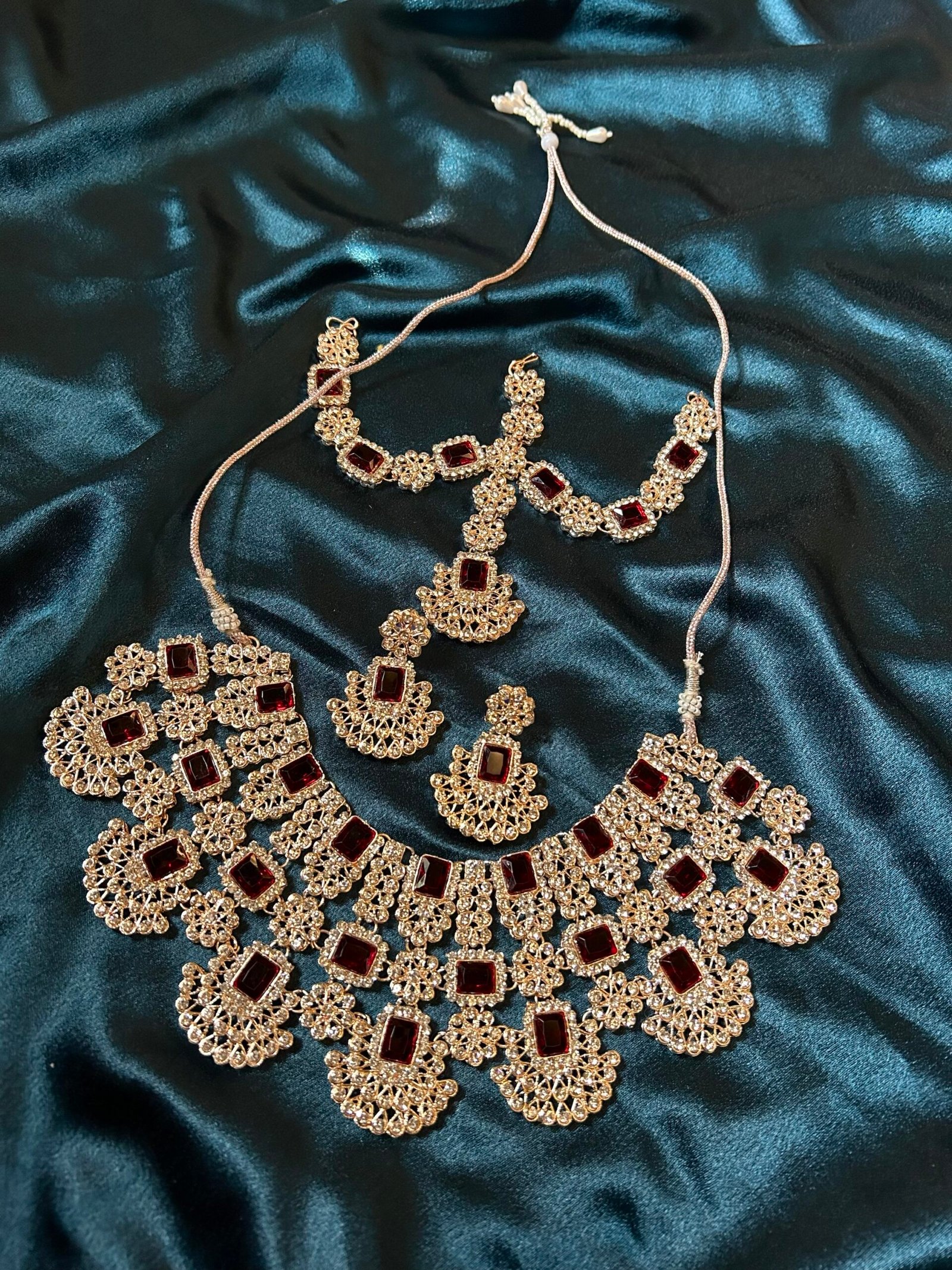 Kiara Rose Gold Neckset With Mangtika mathapatti - Maroon