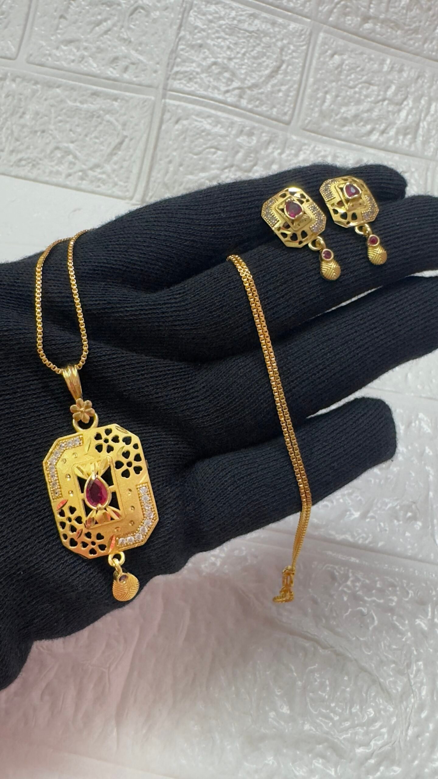 Daily Wear Chain Pendant With Earrings - CP11