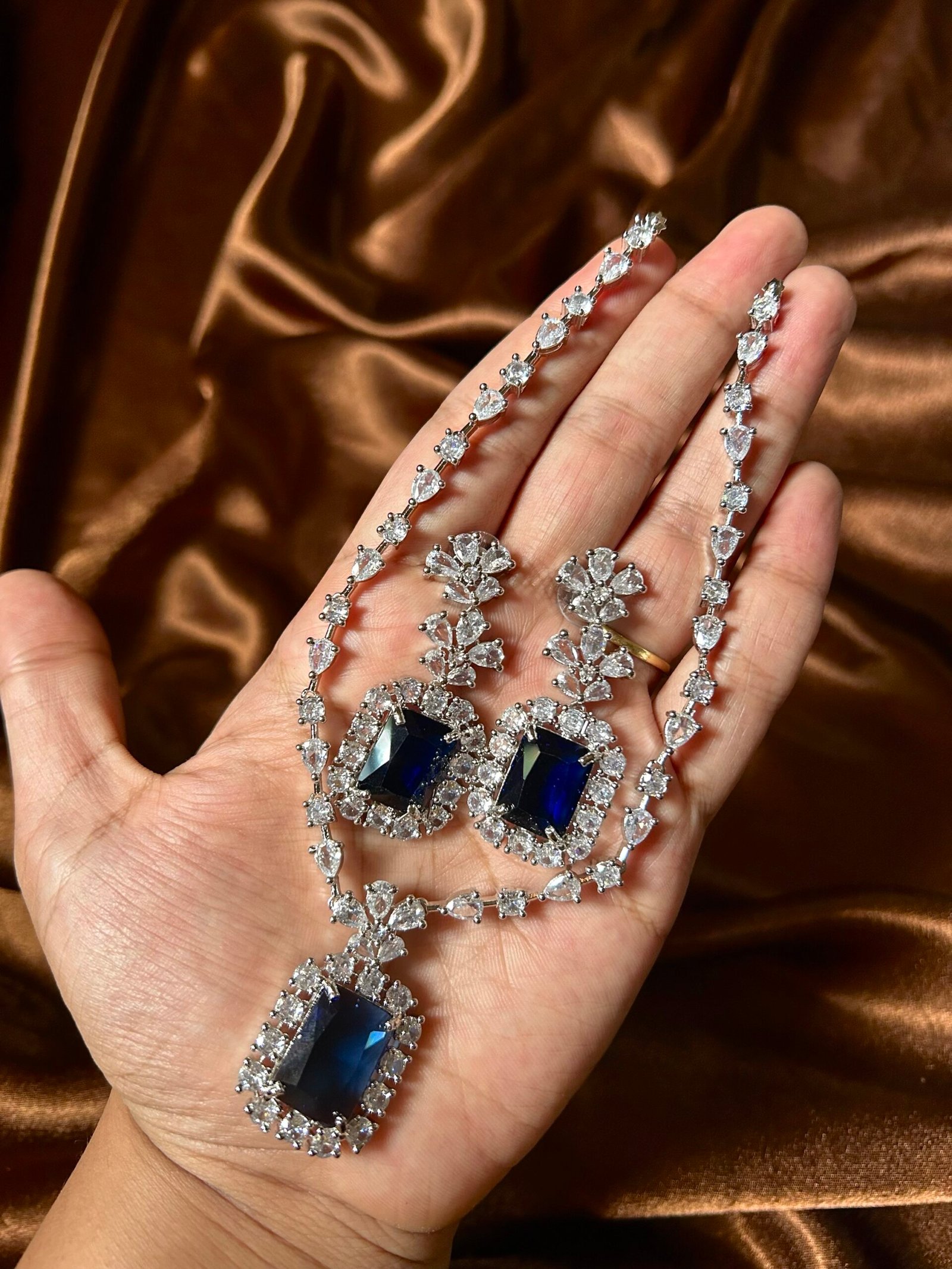 Alia AD Necklace Set - Blue