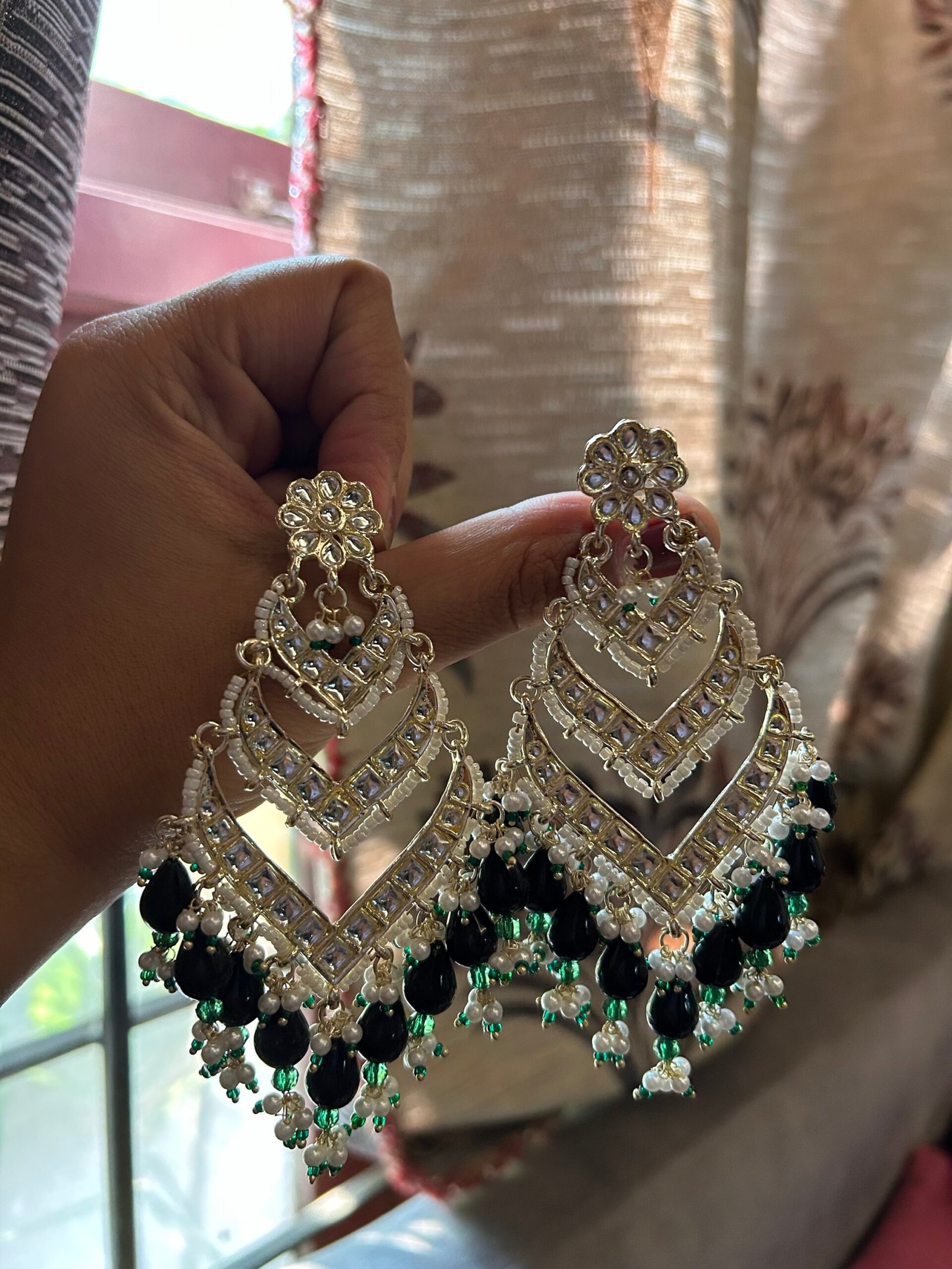 Saloni Earrings - Black