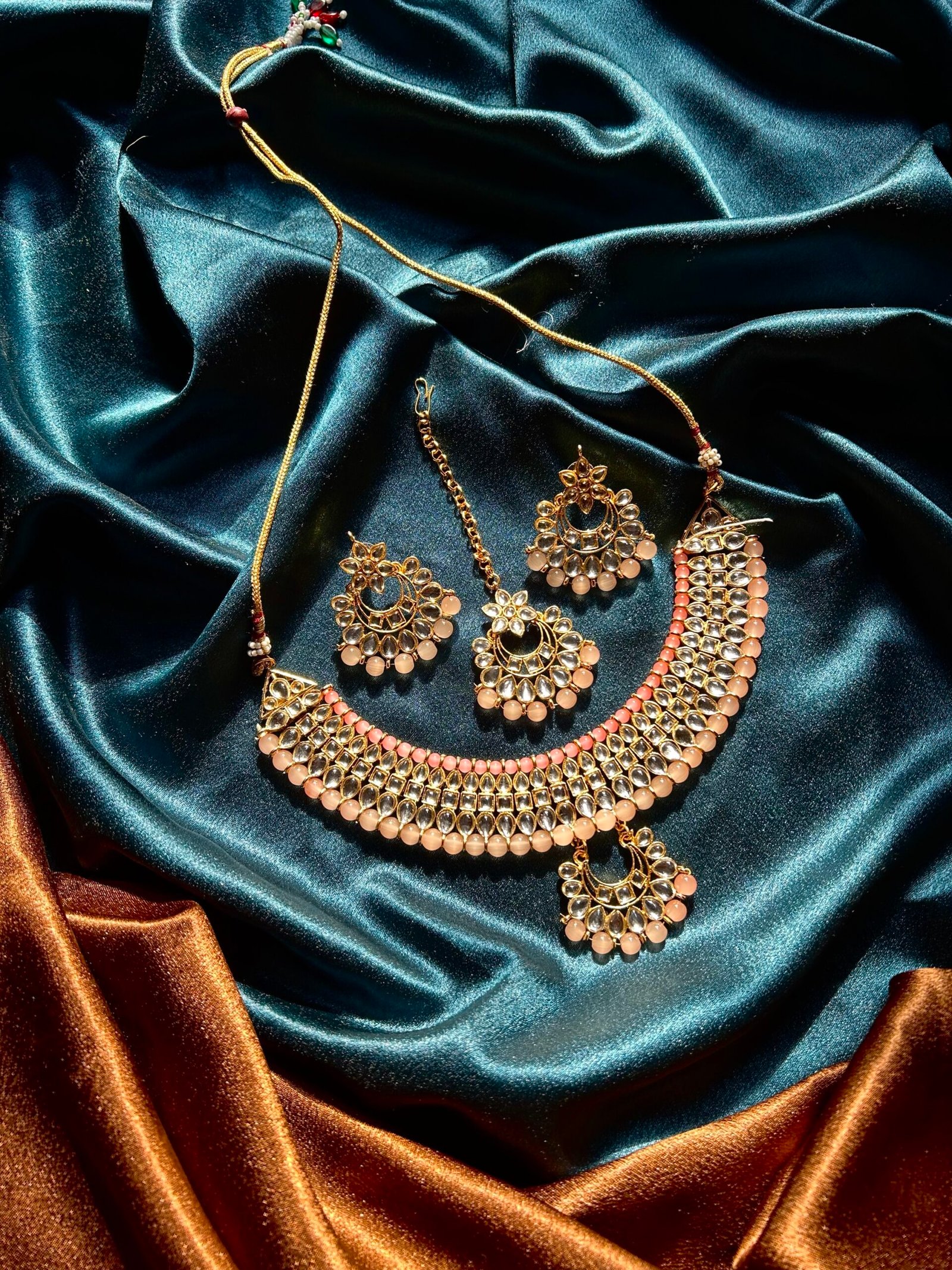 Kundan Choker Set With Mangtika - Peach
