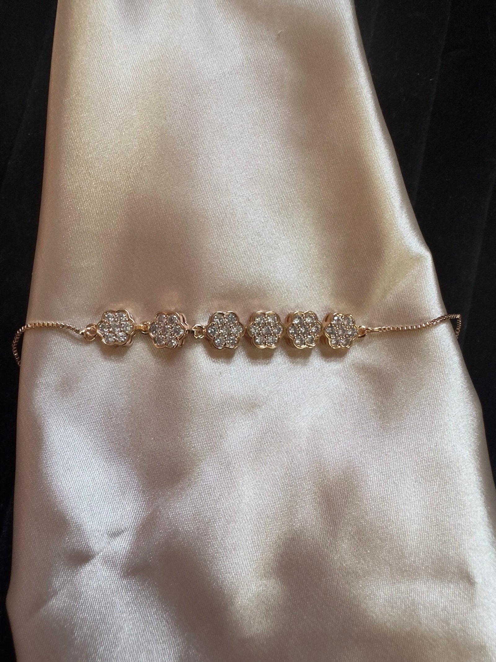 AD Push Pull Bracelet - Flower