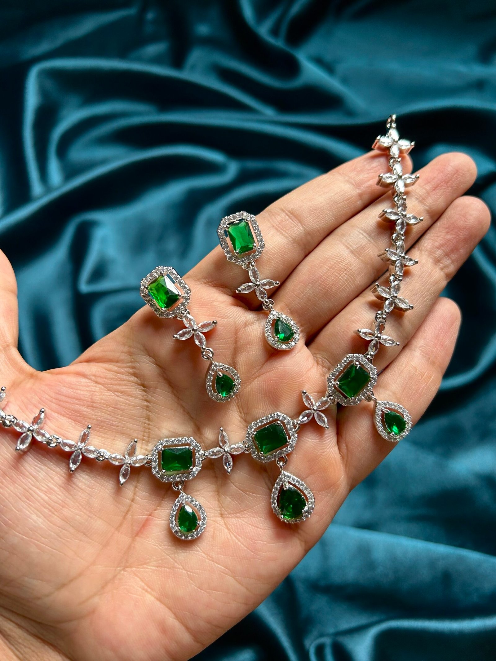 Lily AD Neckset - Green