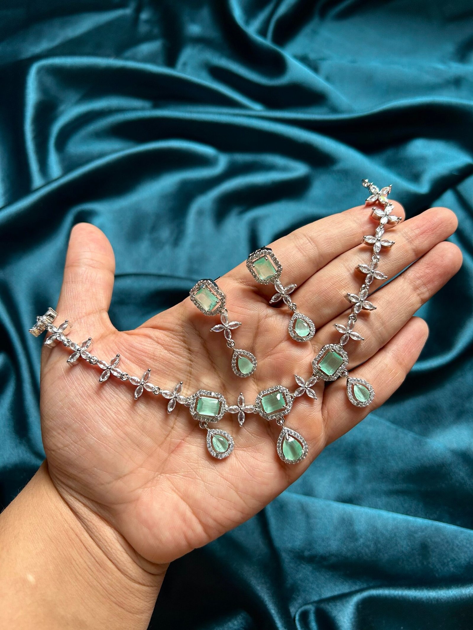 Lily AD Neckset - Mint