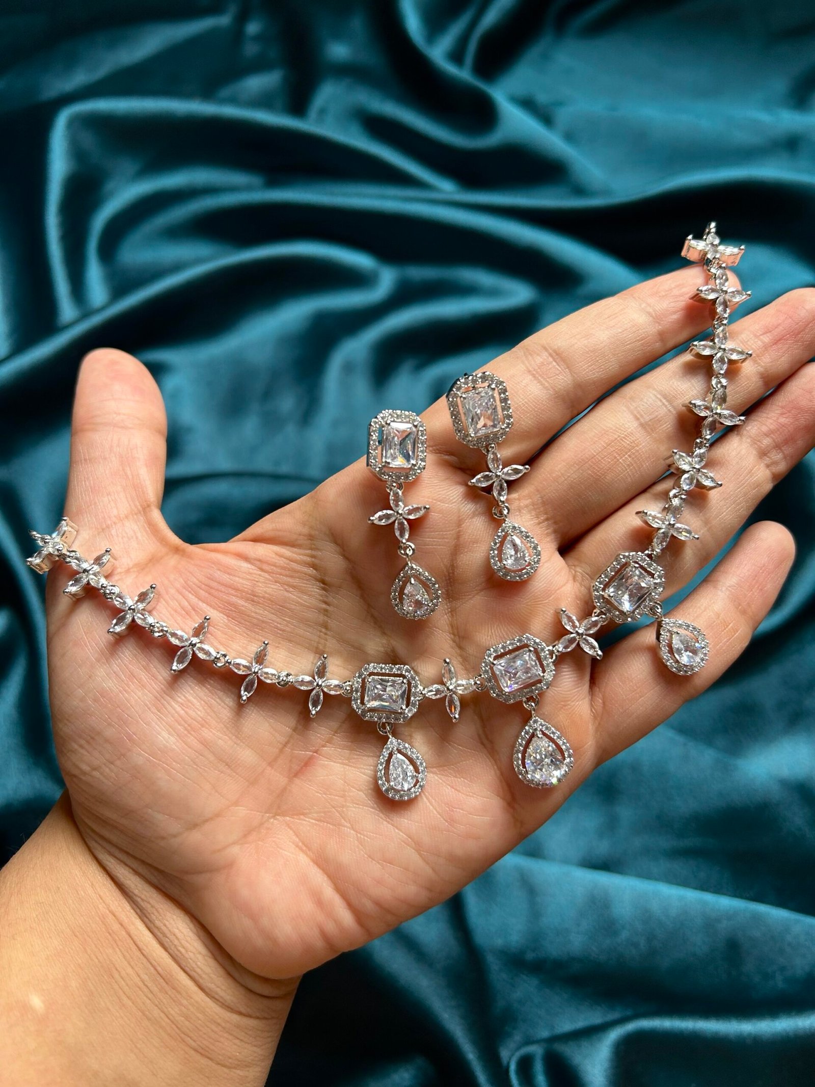 Lily AD Neckset - Silver