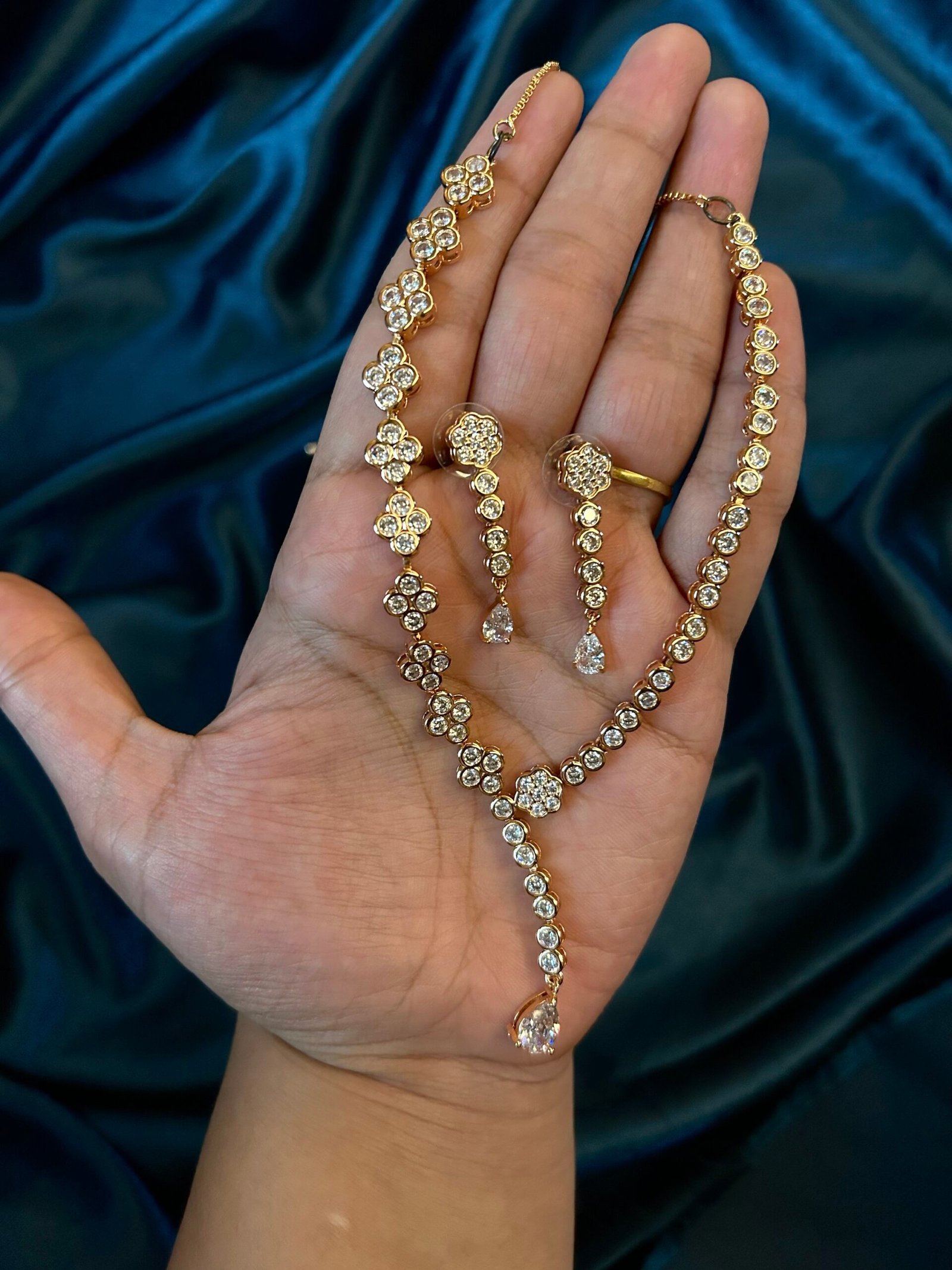 DC AD Neckset