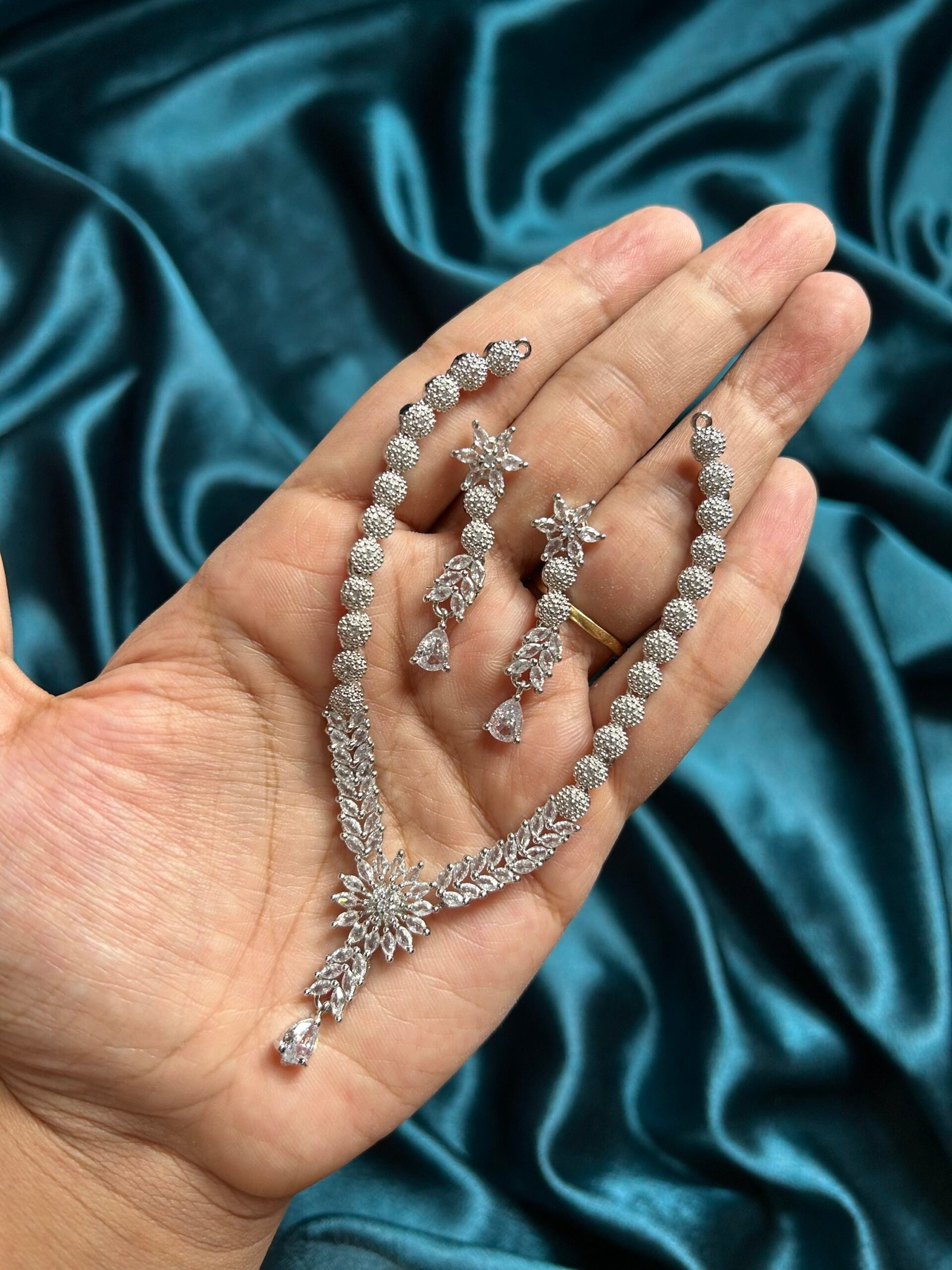 AD Silver Necklace Set