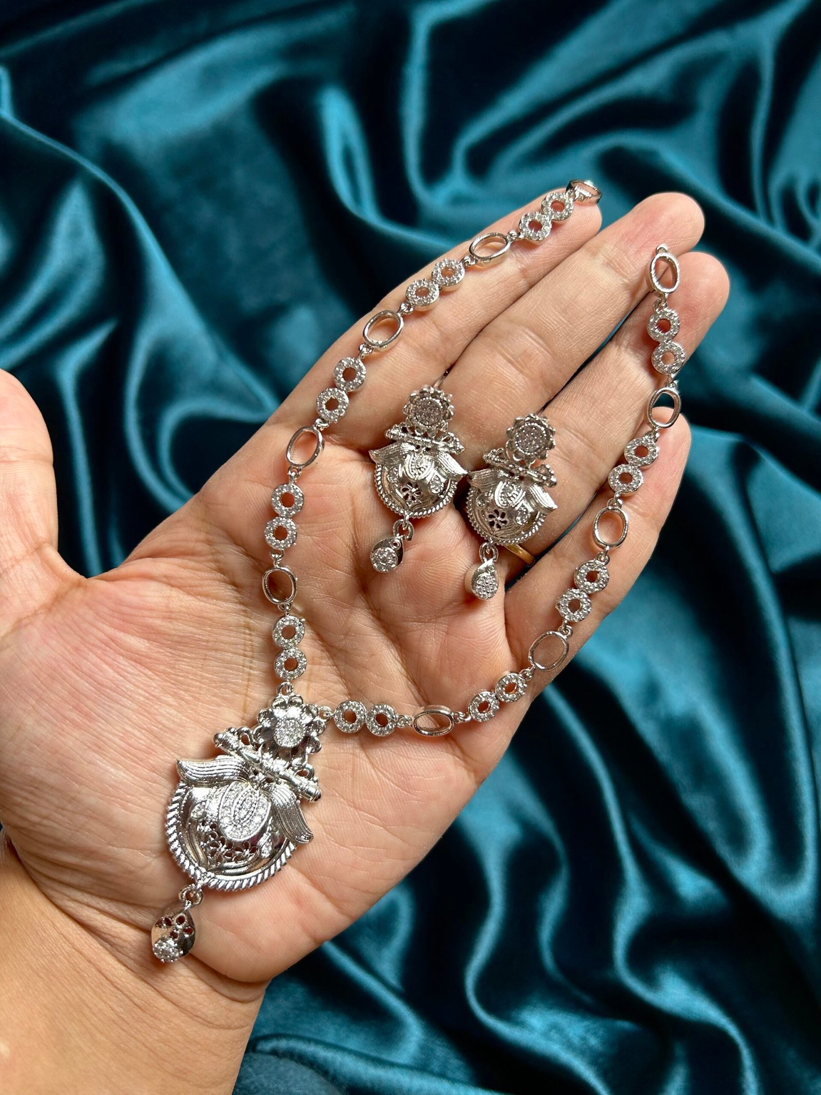 AD Necklace Set