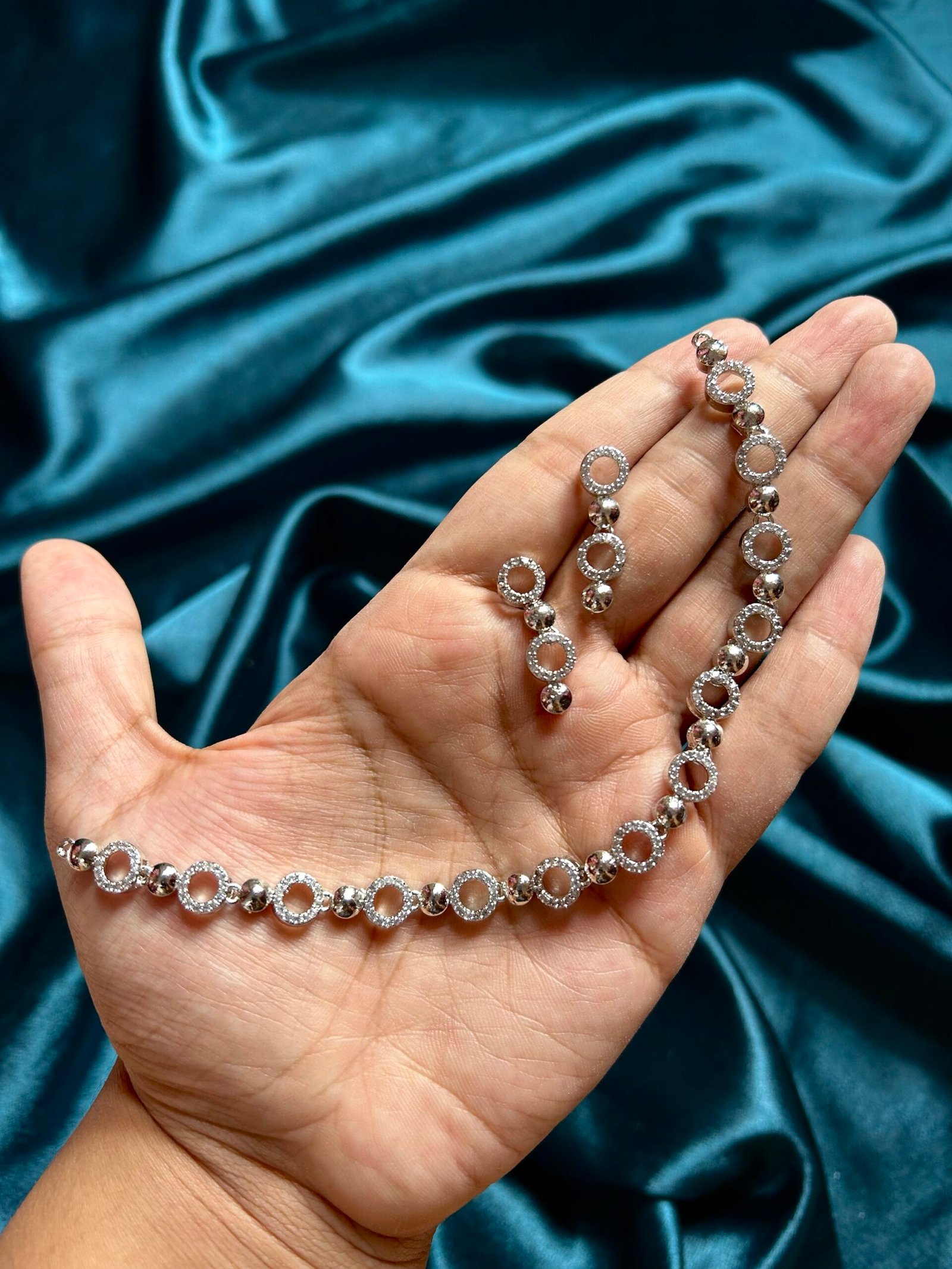 AD Silver Circle Necklace Set