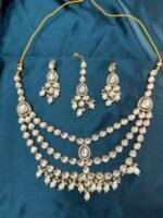 Kundan Necklace Set With Earrings and Mangtika - Image 6