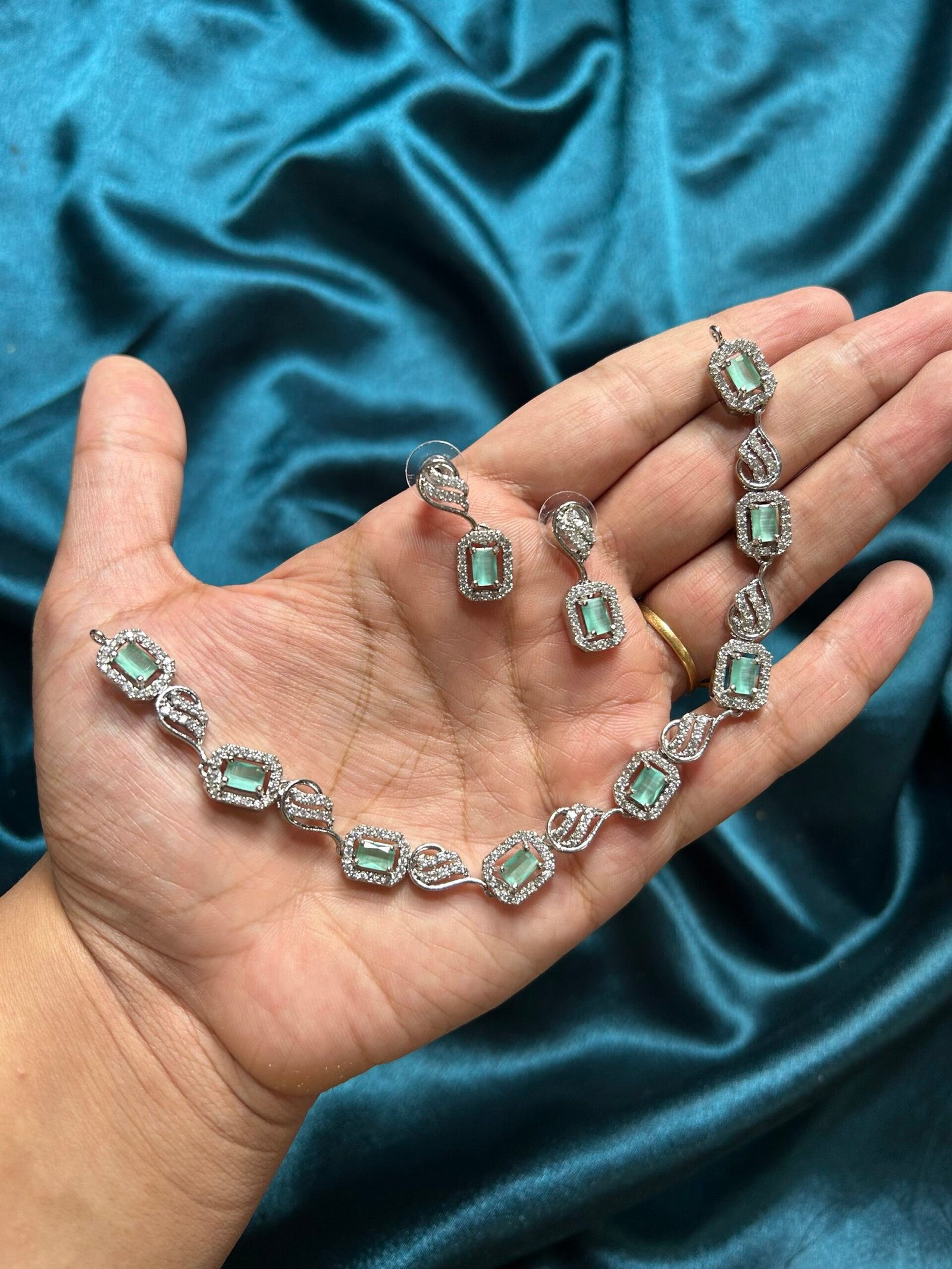 AD Sleek Necklace Set - Mint