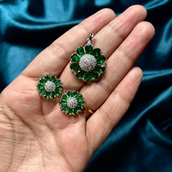 AD Flower Pendant Set - Green